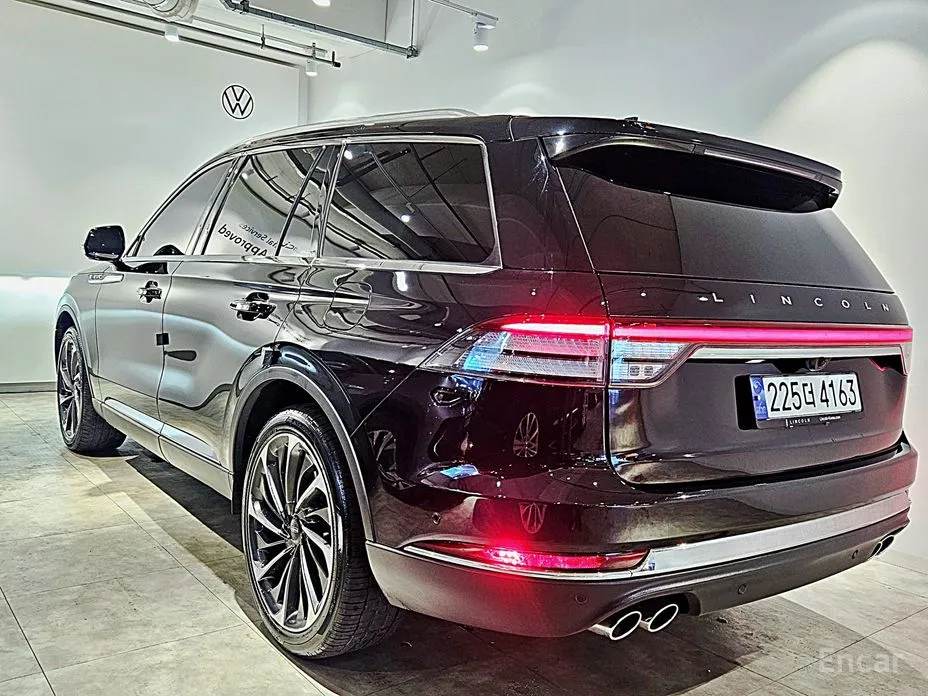 Фото 2 - Lincoln Aviator