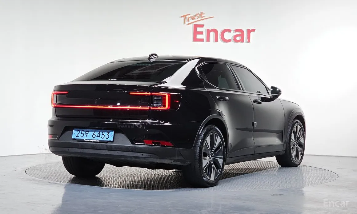 Фото 2 - Polestar 2