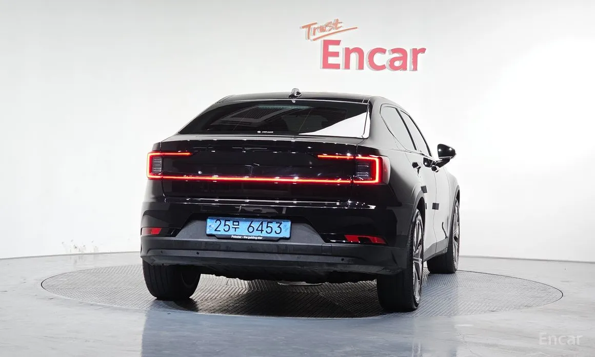 Фото 4 - Polestar 2