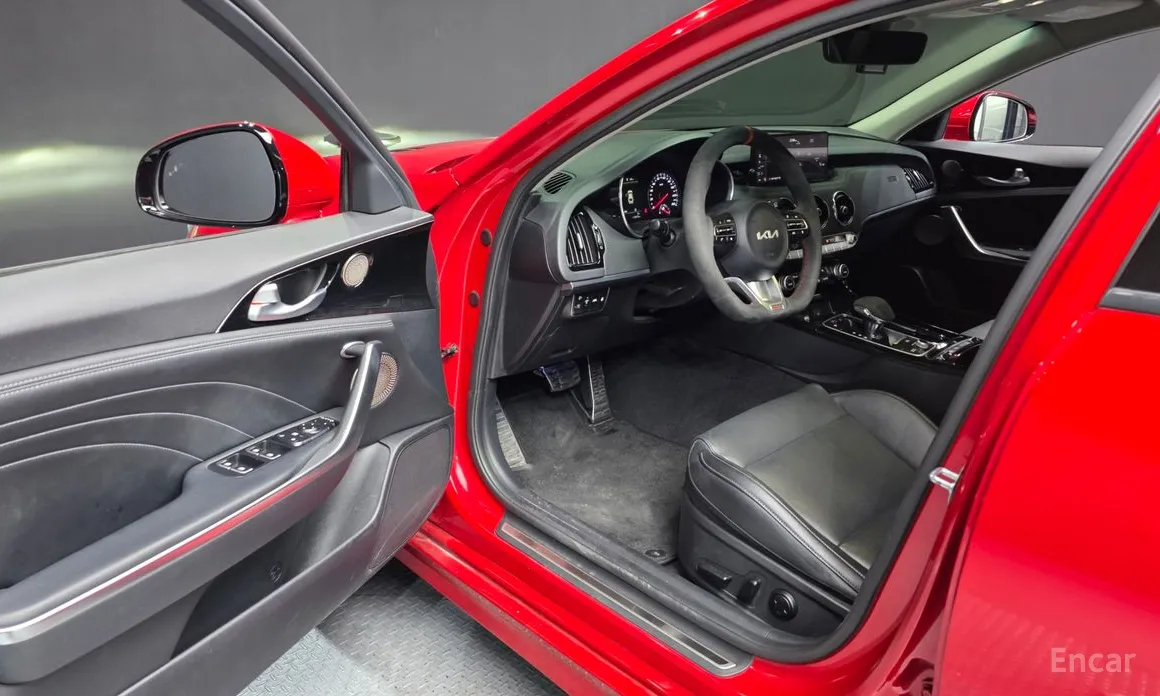 Фото 10 - Kia Stinger