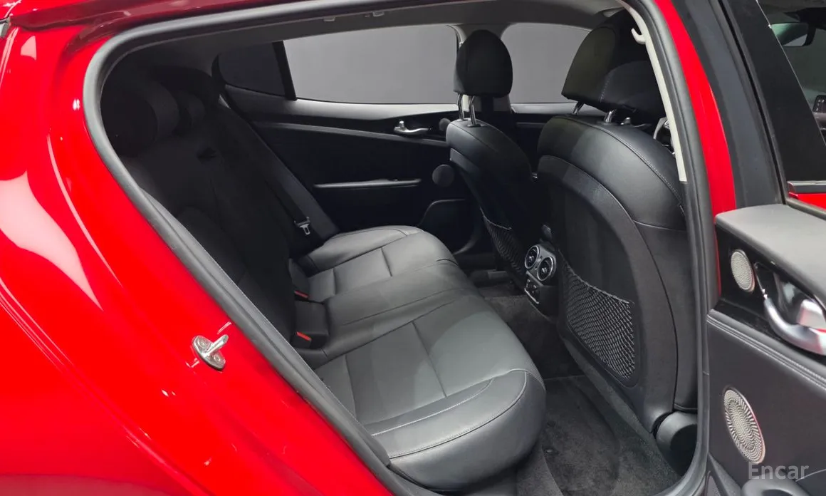 Фото 12 - Kia Stinger