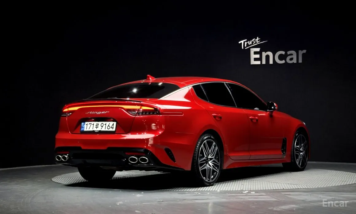 Фото 2 - Kia Stinger