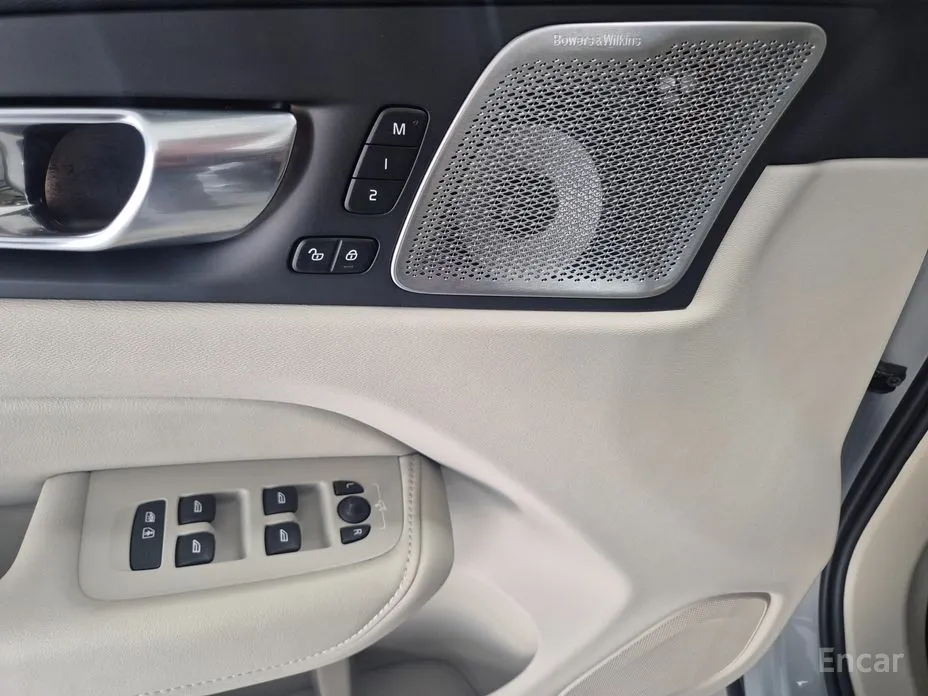 Фото 18 - Volvo XC60