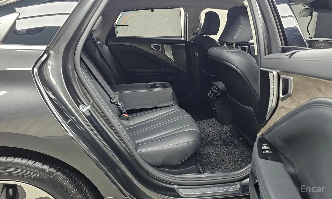 Фото 12 - Kia K8