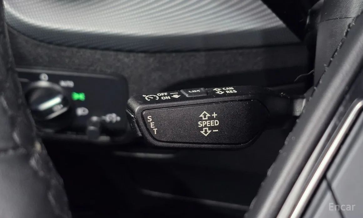 Фото 18 - Audi Q2