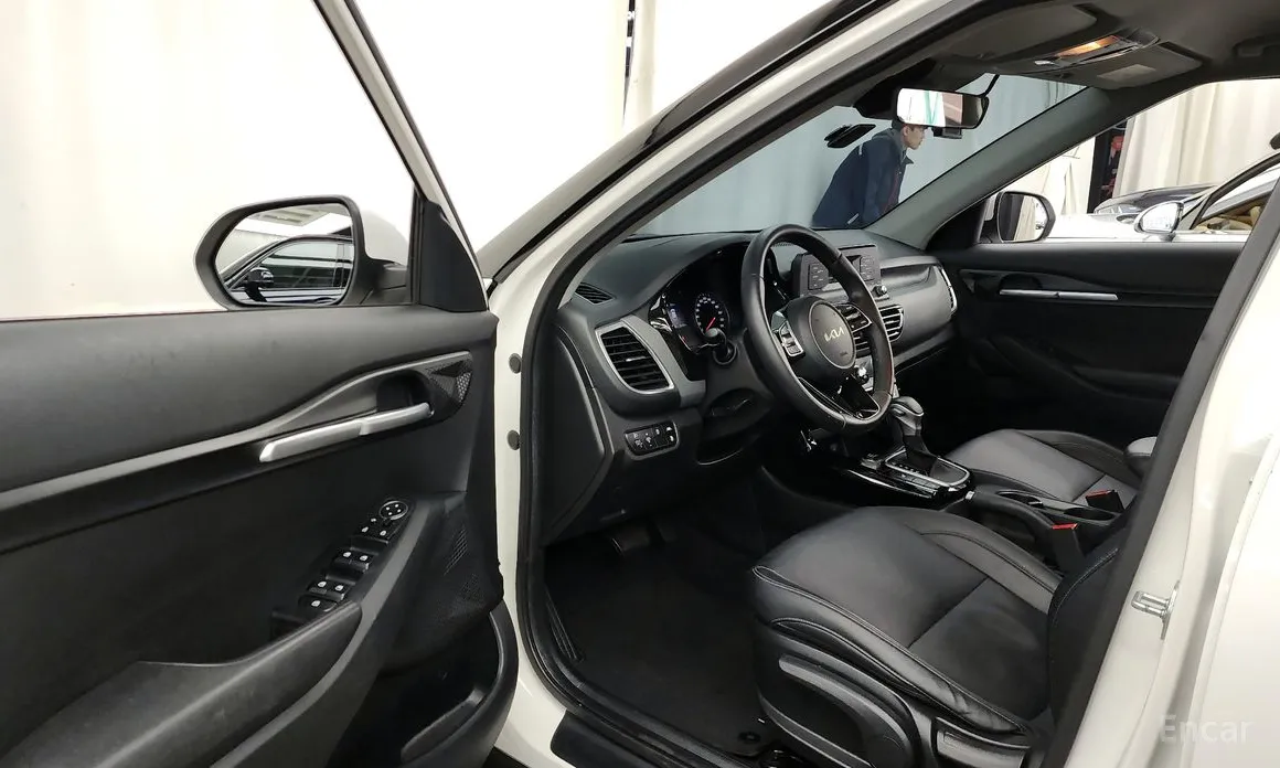 Фото 10 - Kia Seltos