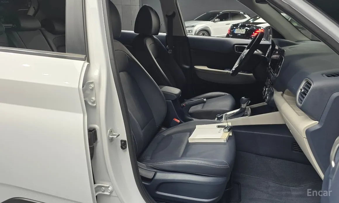 Фото 10 - Hyundai Venue