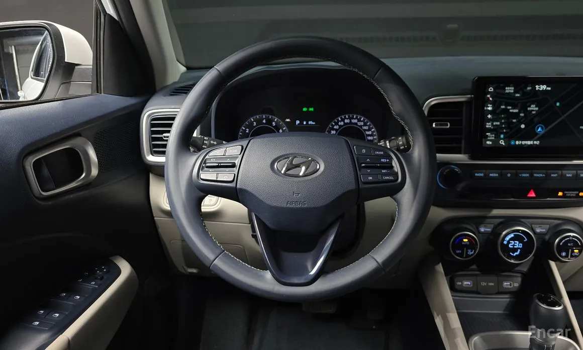 Фото 13 - Hyundai Venue