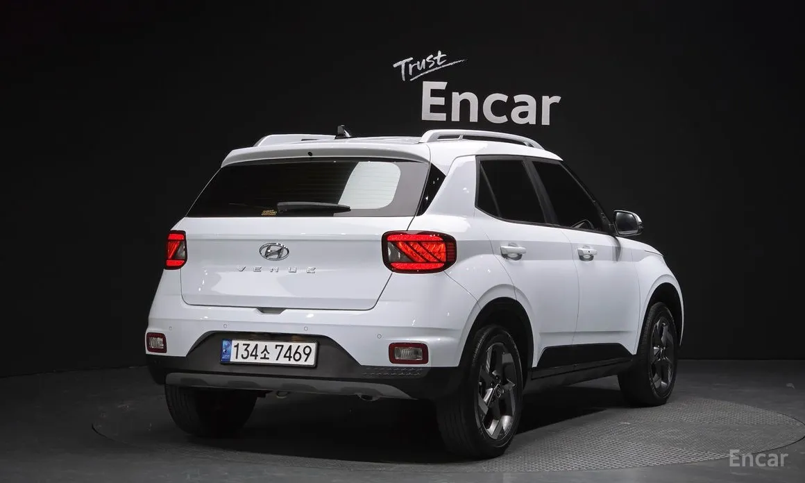 Фото 2 - Hyundai Venue