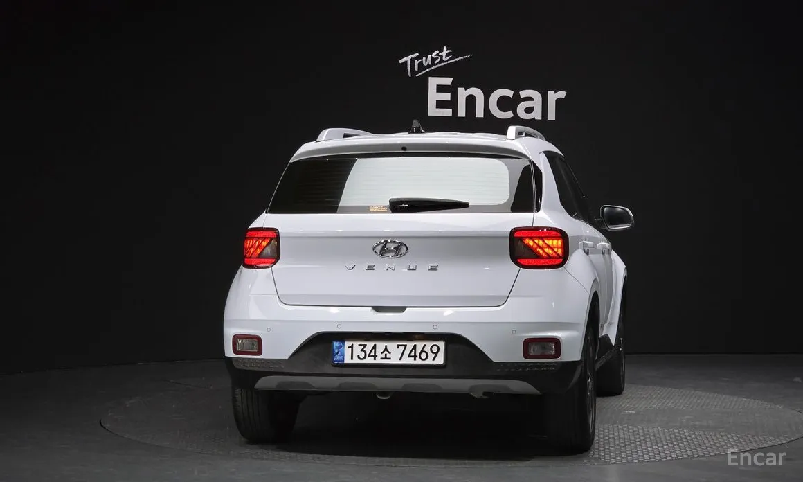 Фото 4 - Hyundai Venue