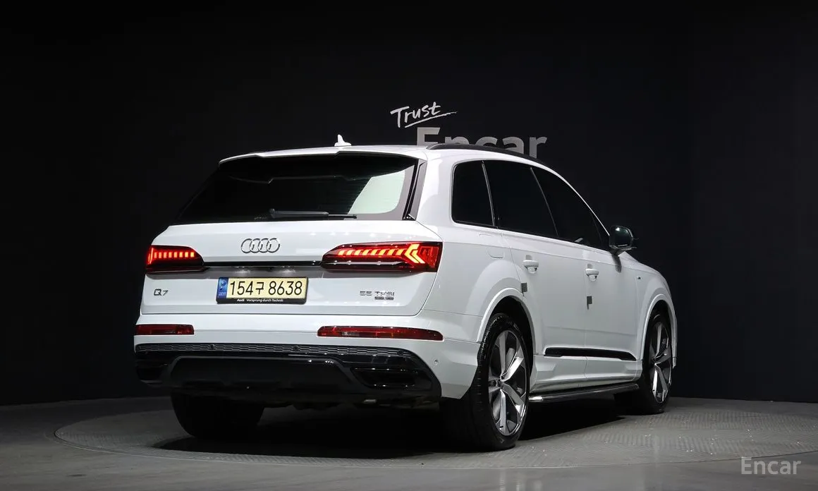 Фото 2 - Audi Q7