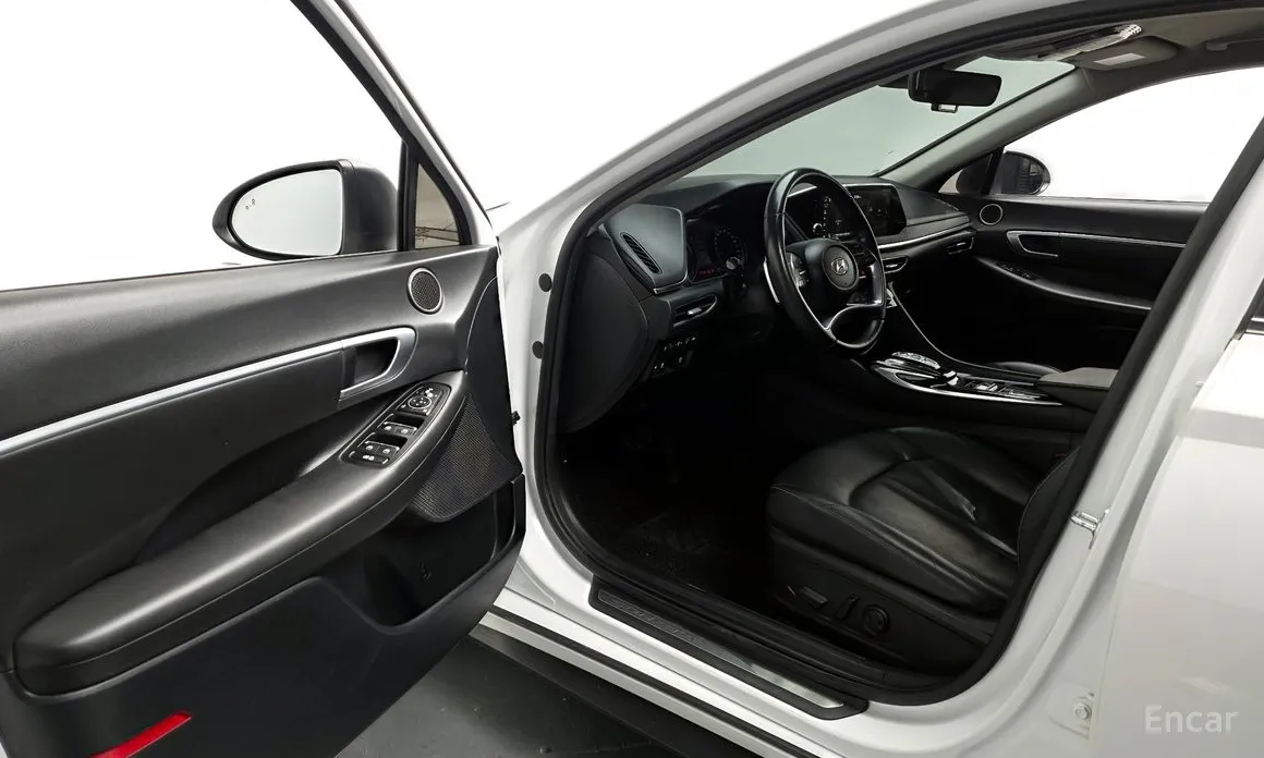 Photo 10 - Hyundai Sonata