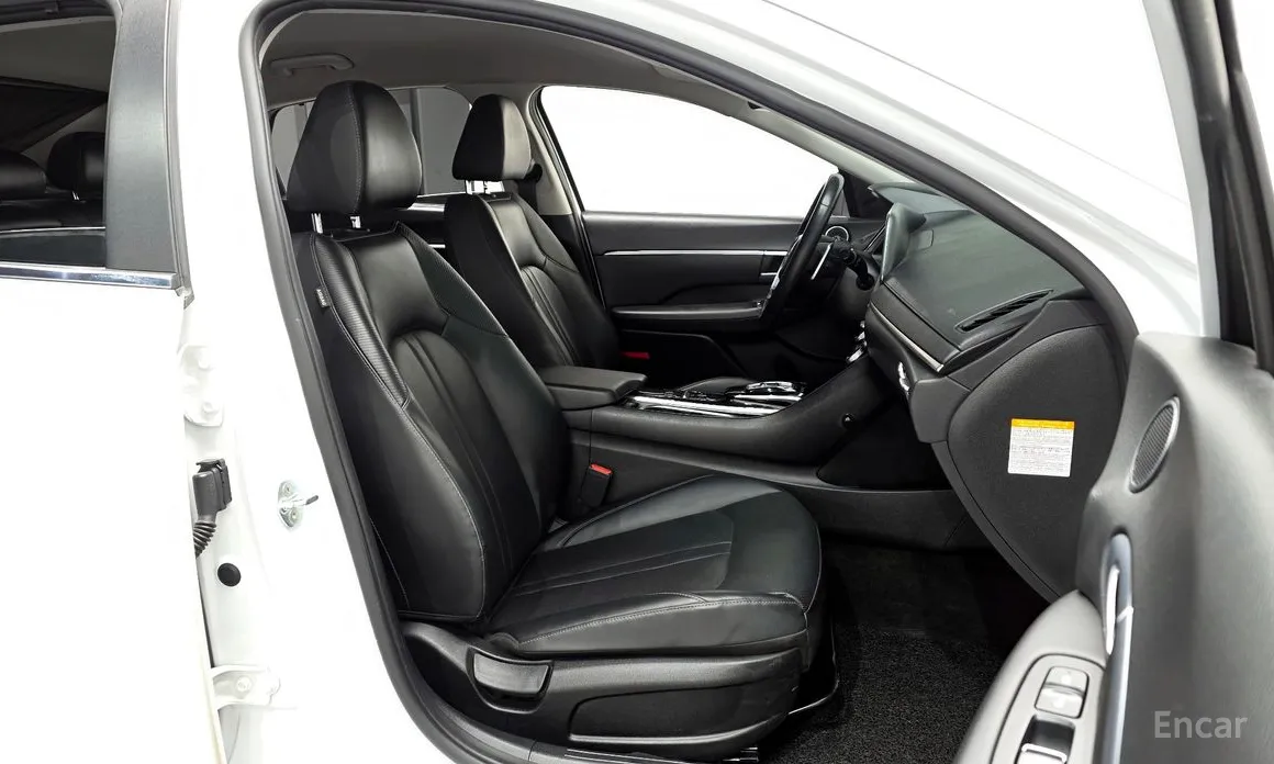 Photo 11 - Hyundai Sonata