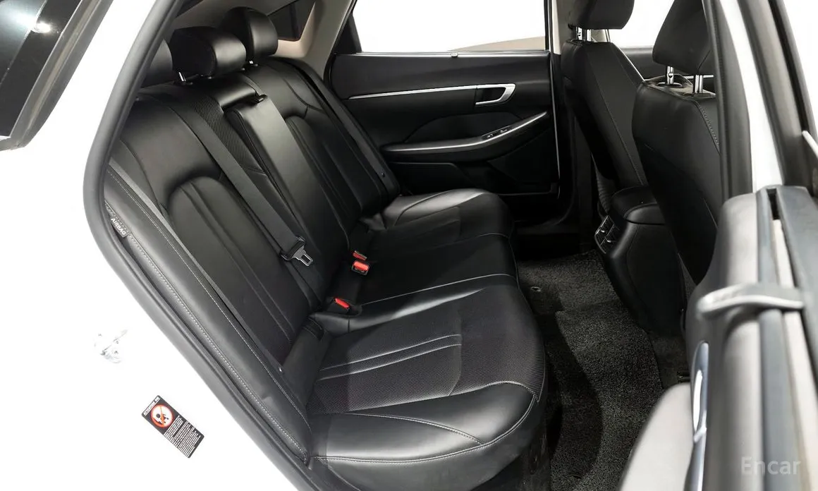 Photo 12 - Hyundai Sonata