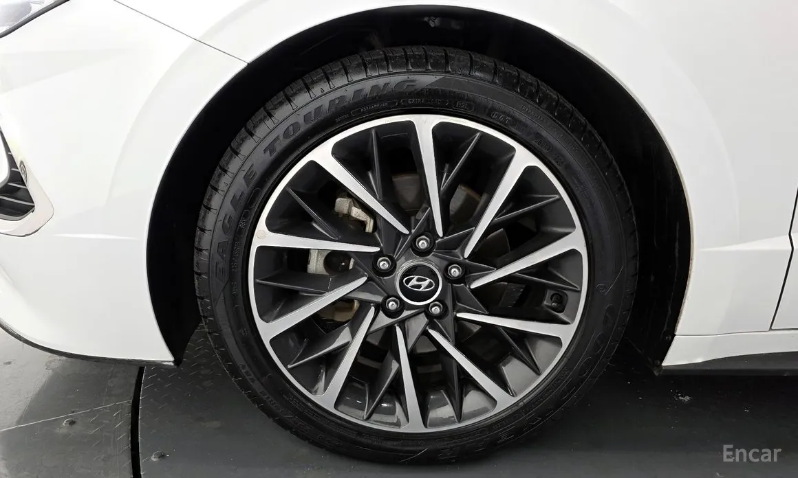 Photo 5 - Hyundai Sonata