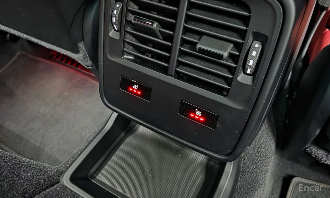 Фото 18 - Porsche Taycan