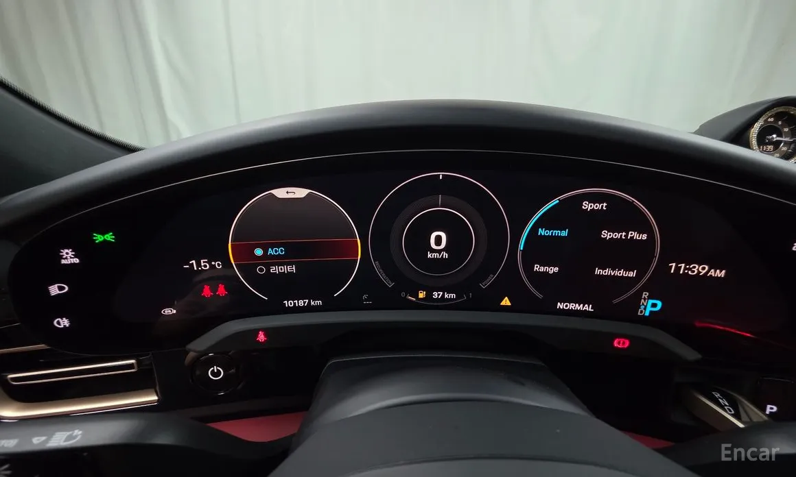 Фото 8 - Porsche Taycan