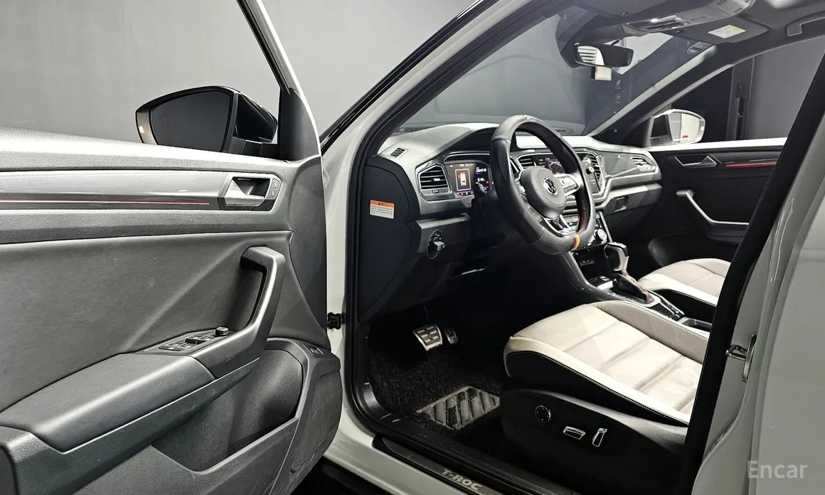 Фото 12 - Volkswagen T-Roc