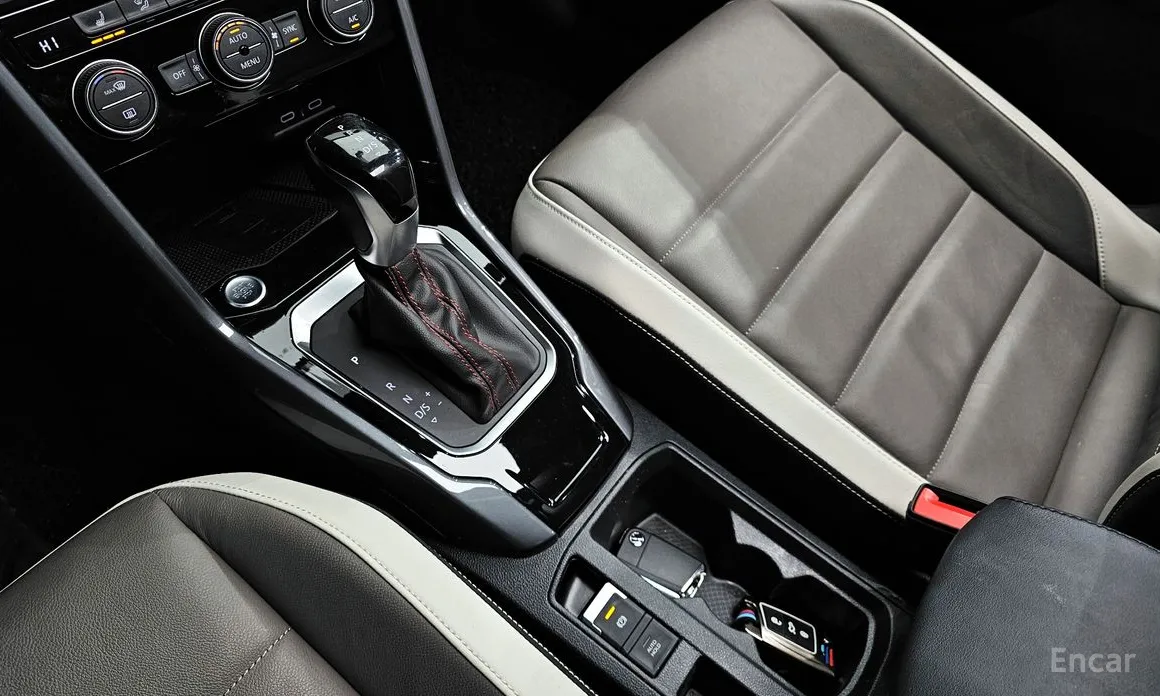 Фото 9 - Volkswagen T-Roc