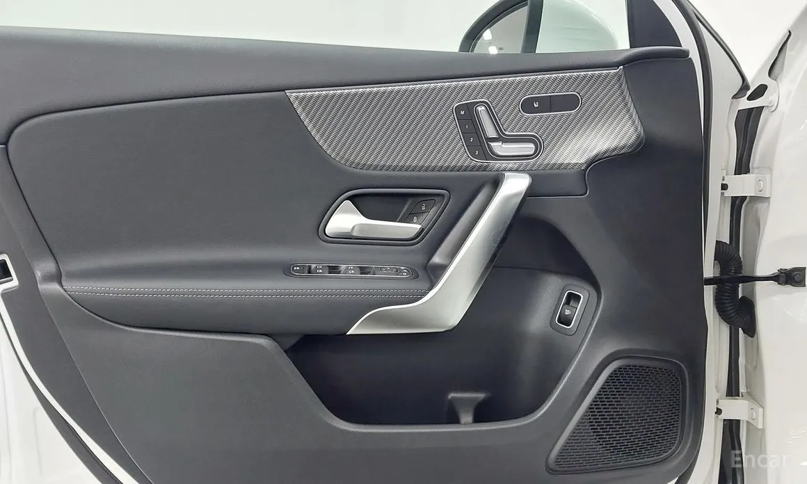 Фото 15 - Mercedes-Benz A-Class