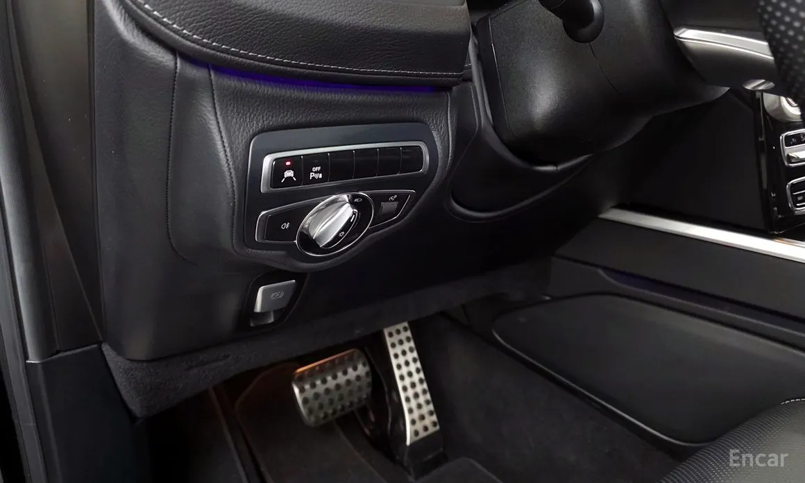 Фото 18 - Mercedes-Benz G-Class