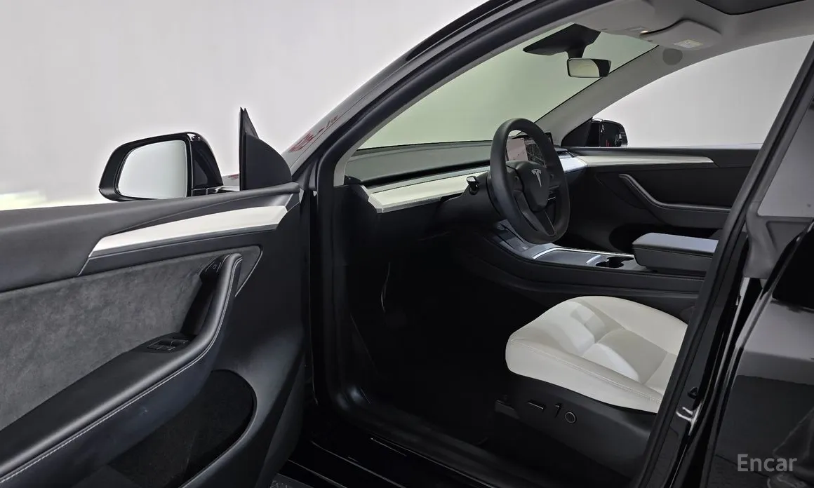 Фото 10 - Tesla Model Y