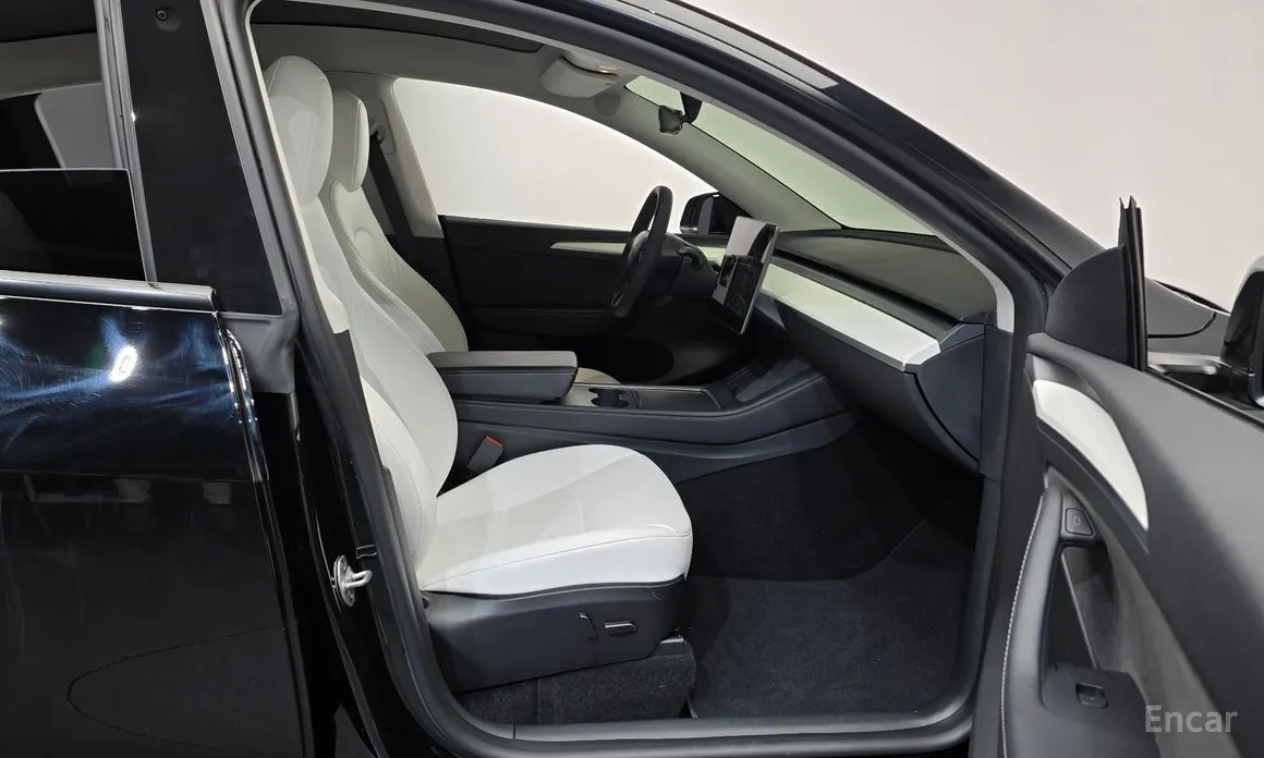 Фото 11 - Tesla Model Y