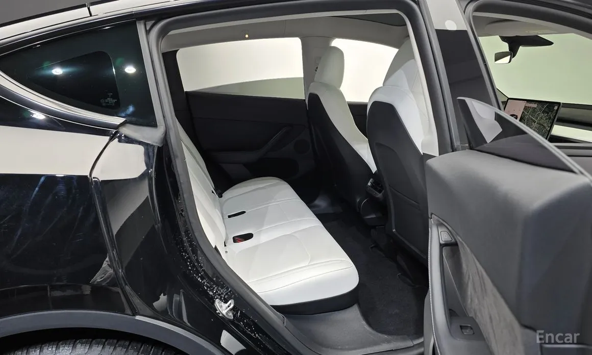 Фото 12 - Tesla Model Y