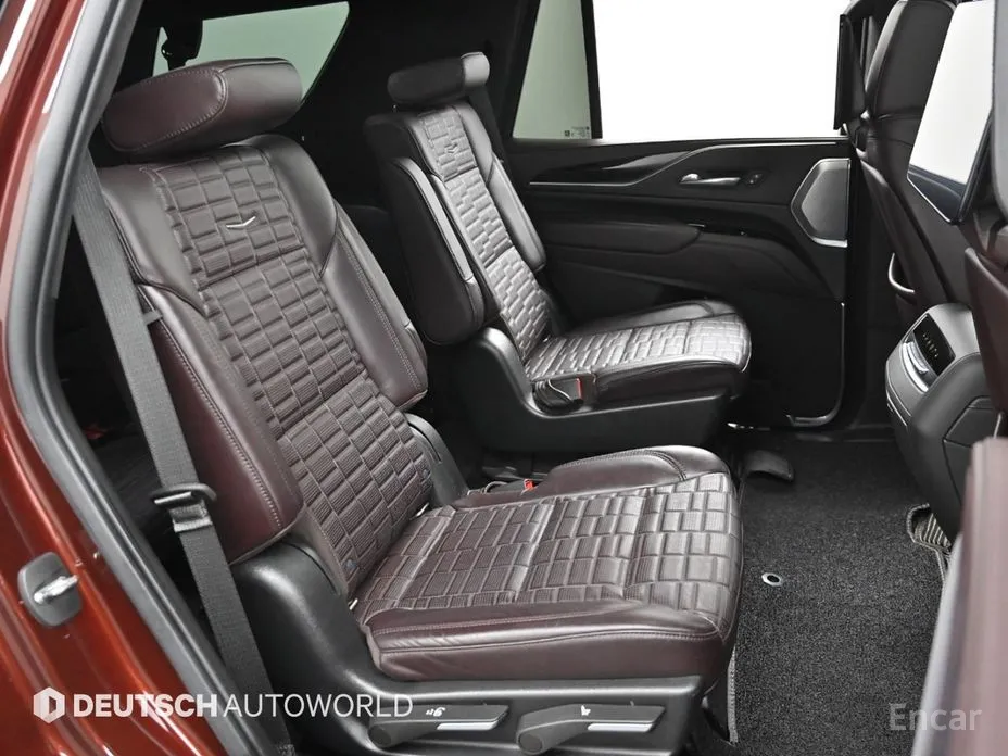 Фото 12 - Cadillac Escalade