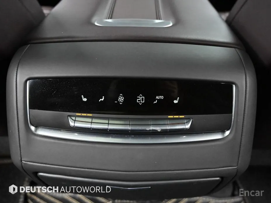 Фото 16 - Cadillac Escalade