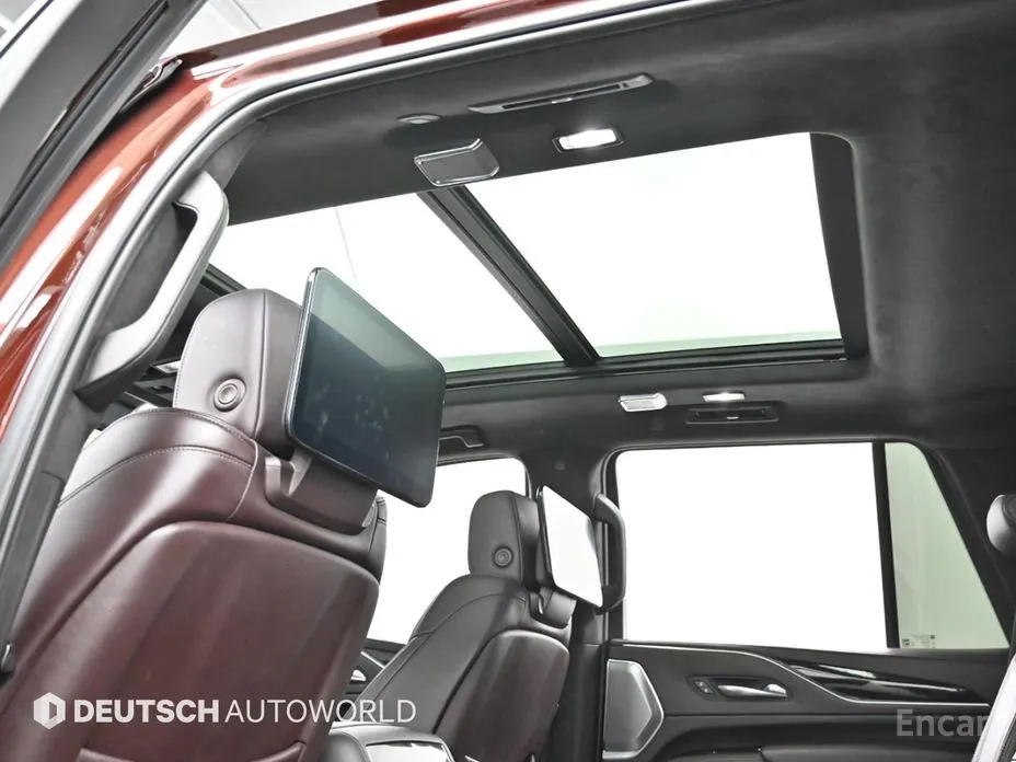 Фото 19 - Cadillac Escalade