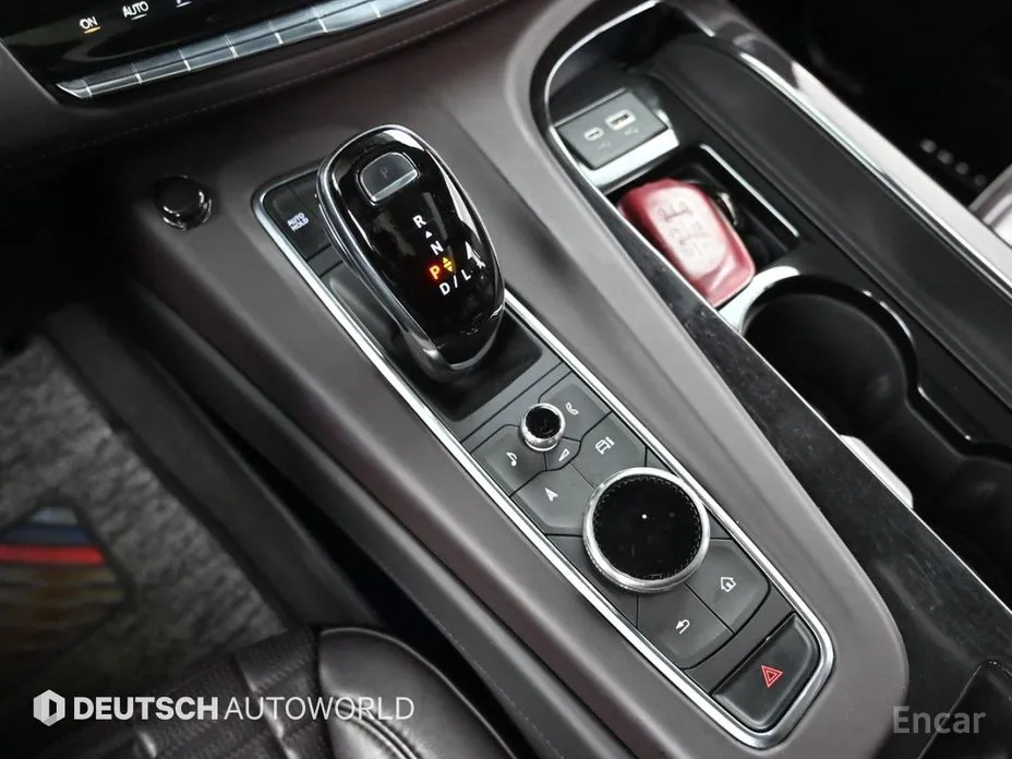 Фото 9 - Cadillac Escalade