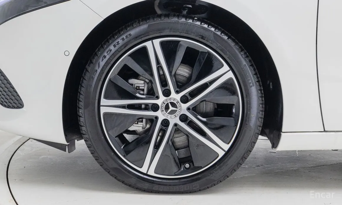 Фото 5 - Mercedes-Benz A-Class