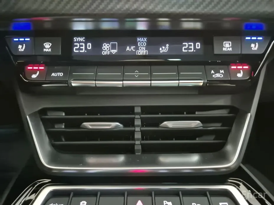 Фото 16 - Audi e-tron GT