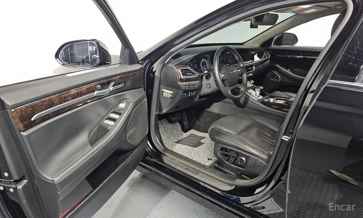 Фото 10 - Genesis G90