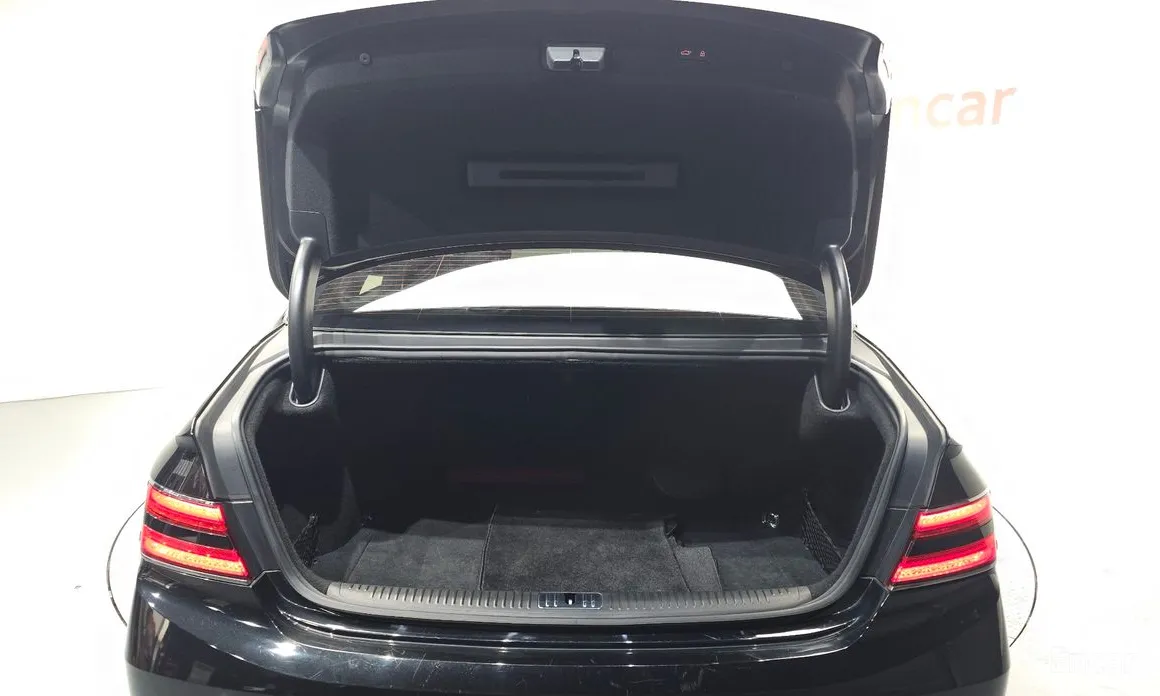 Фото 20 - Genesis G90