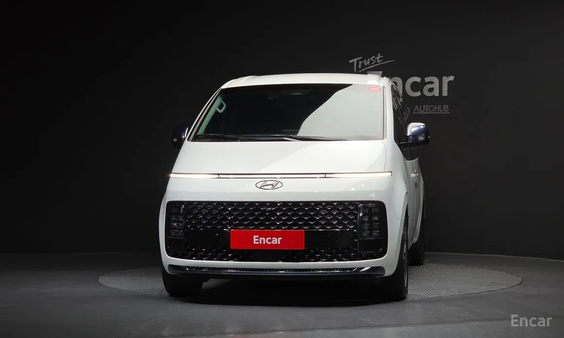 Фото 3 - Hyundai Staria