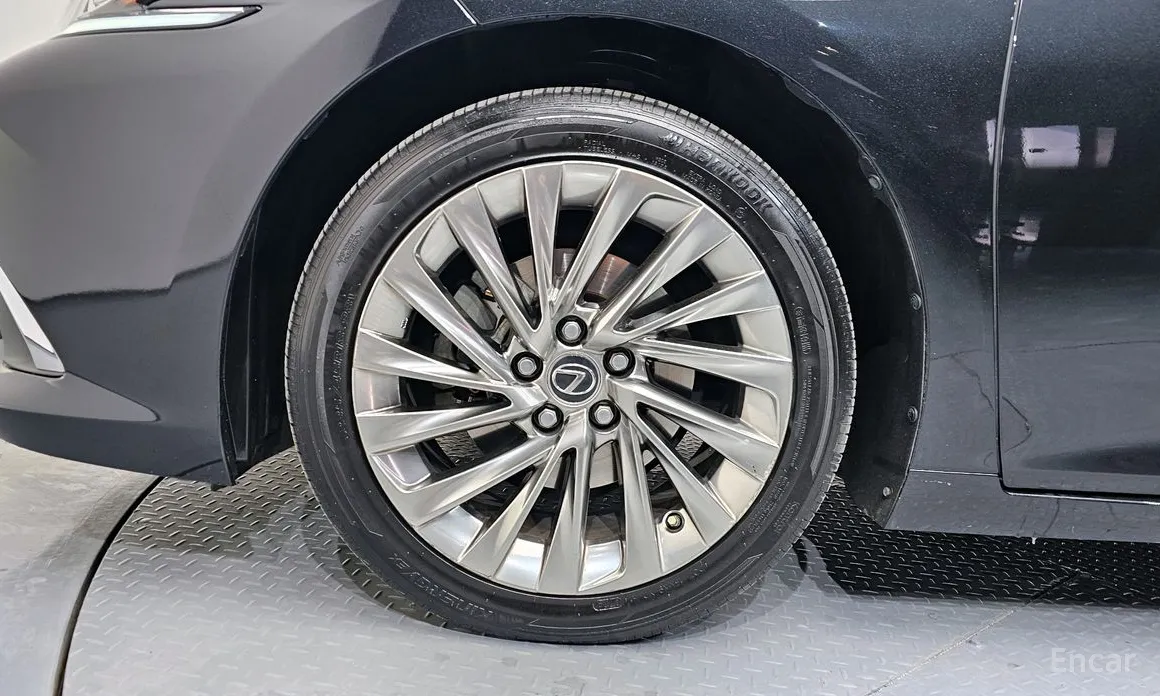 2018 Lexus ES