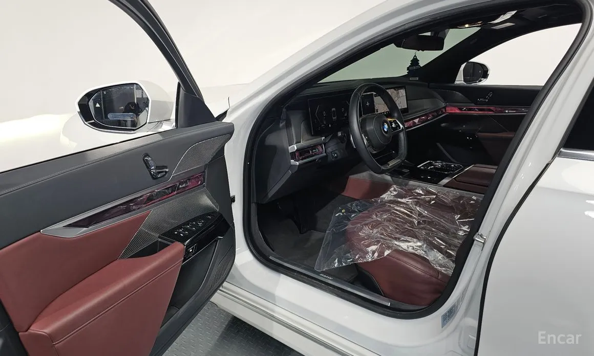 Фото 11 - BMW 7 Series