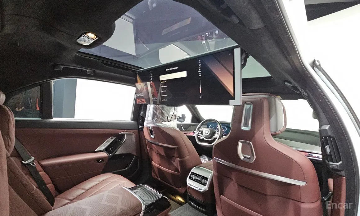 Фото 19 - BMW 7 Series