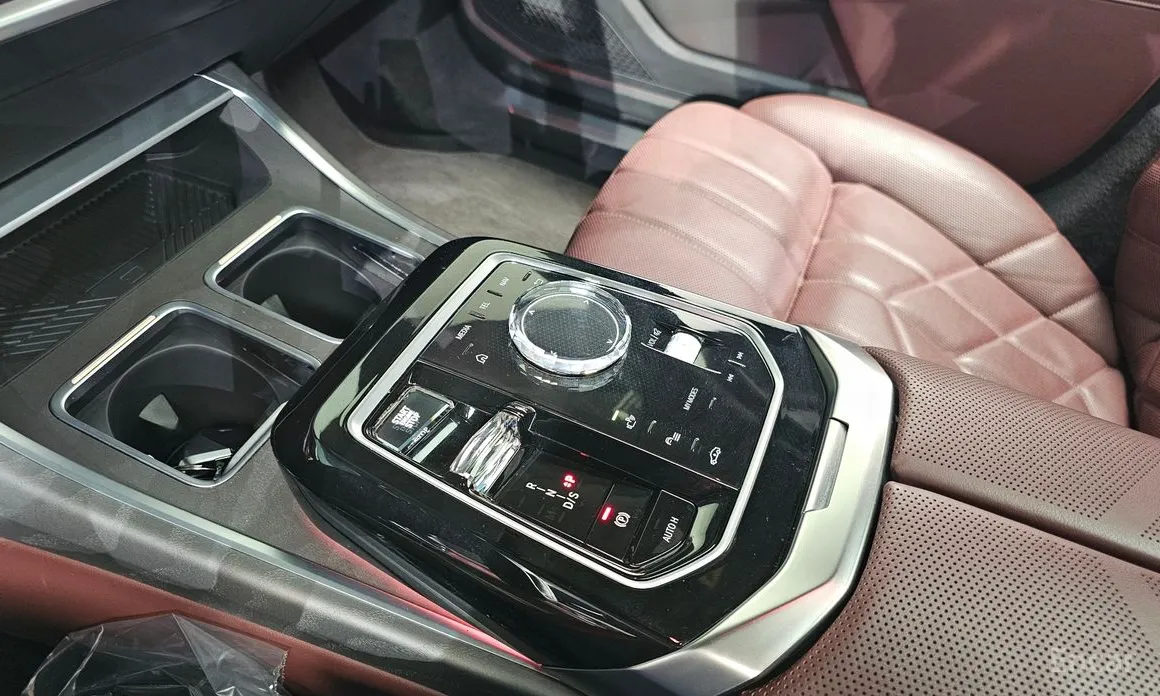 Фото 9 - BMW 7 Series