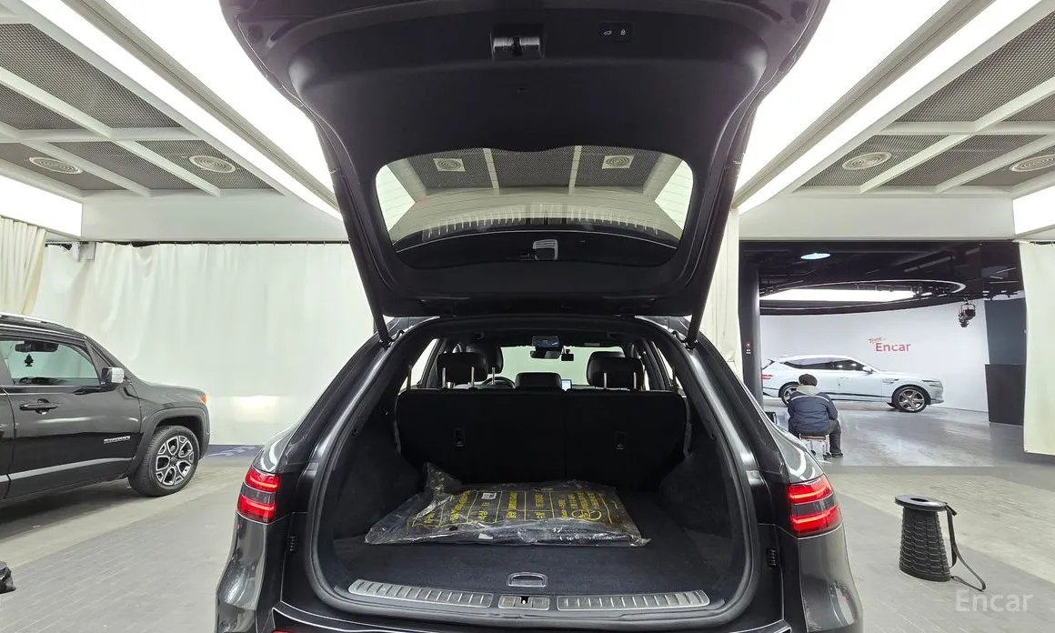 Фото 20 - Genesis GV70