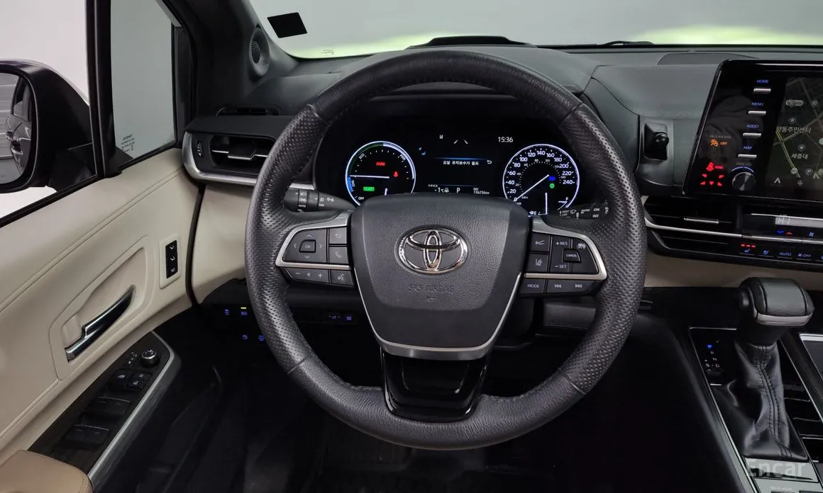 Фото 13 - Toyota Sienna