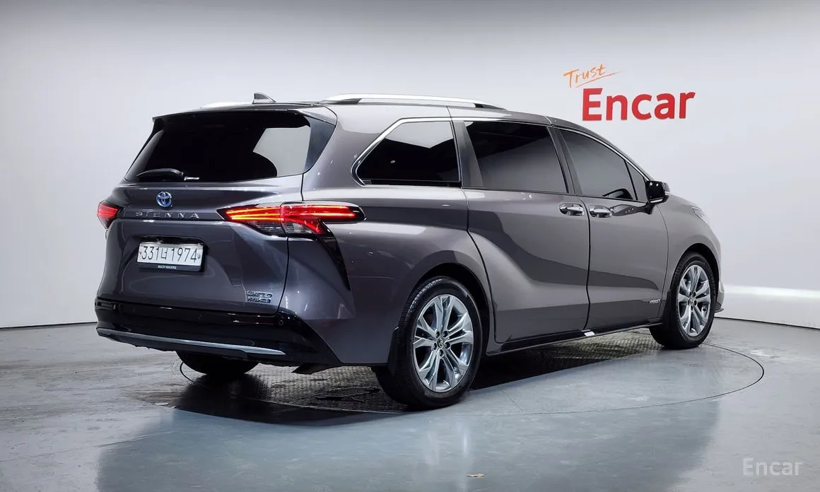 Фото 2 - Toyota Sienna