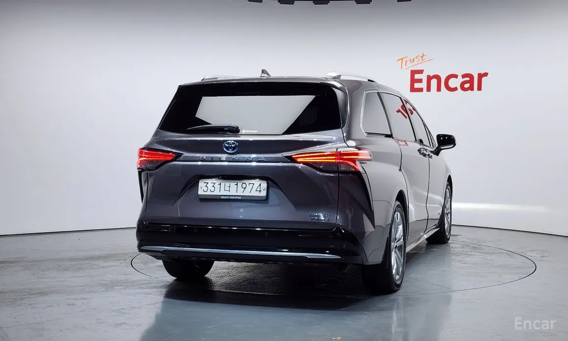 Фото 4 - Toyota Sienna