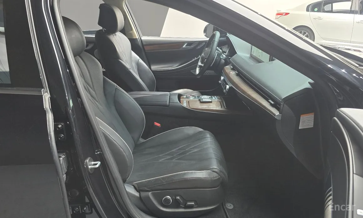 Фото 10 - Genesis G80