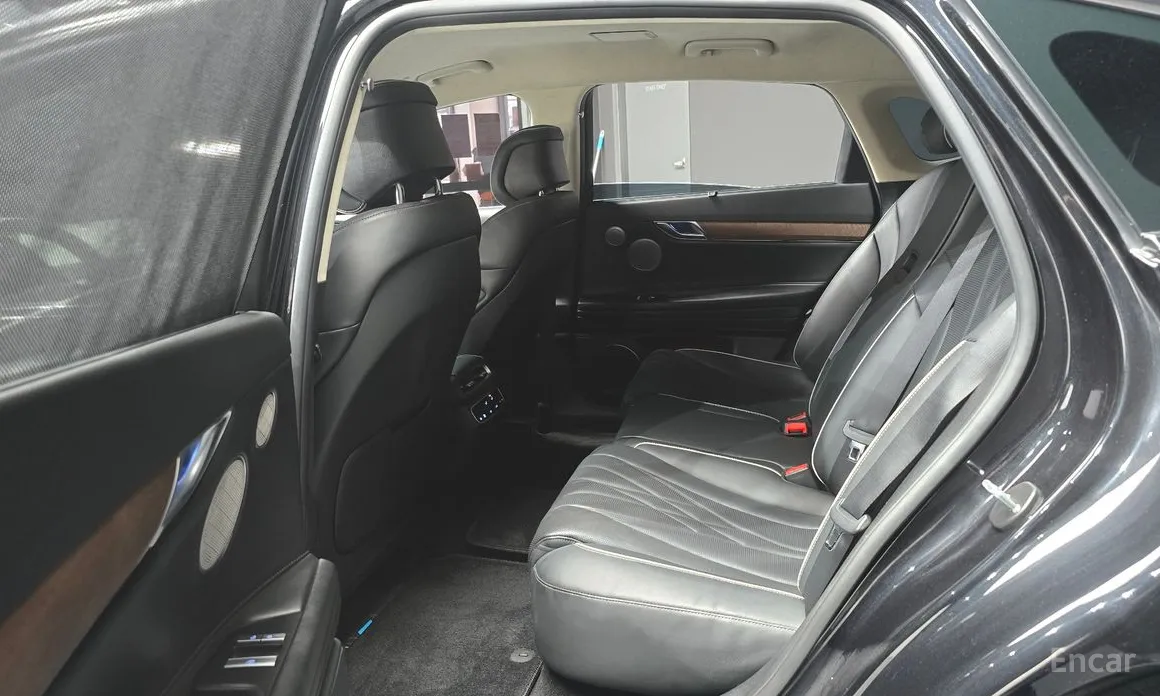 Фото 12 - Genesis G80