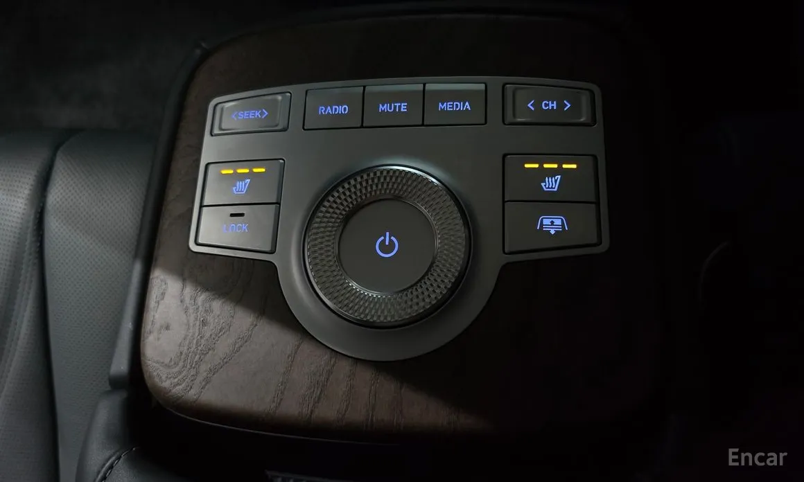 Фото 19 - Genesis G80