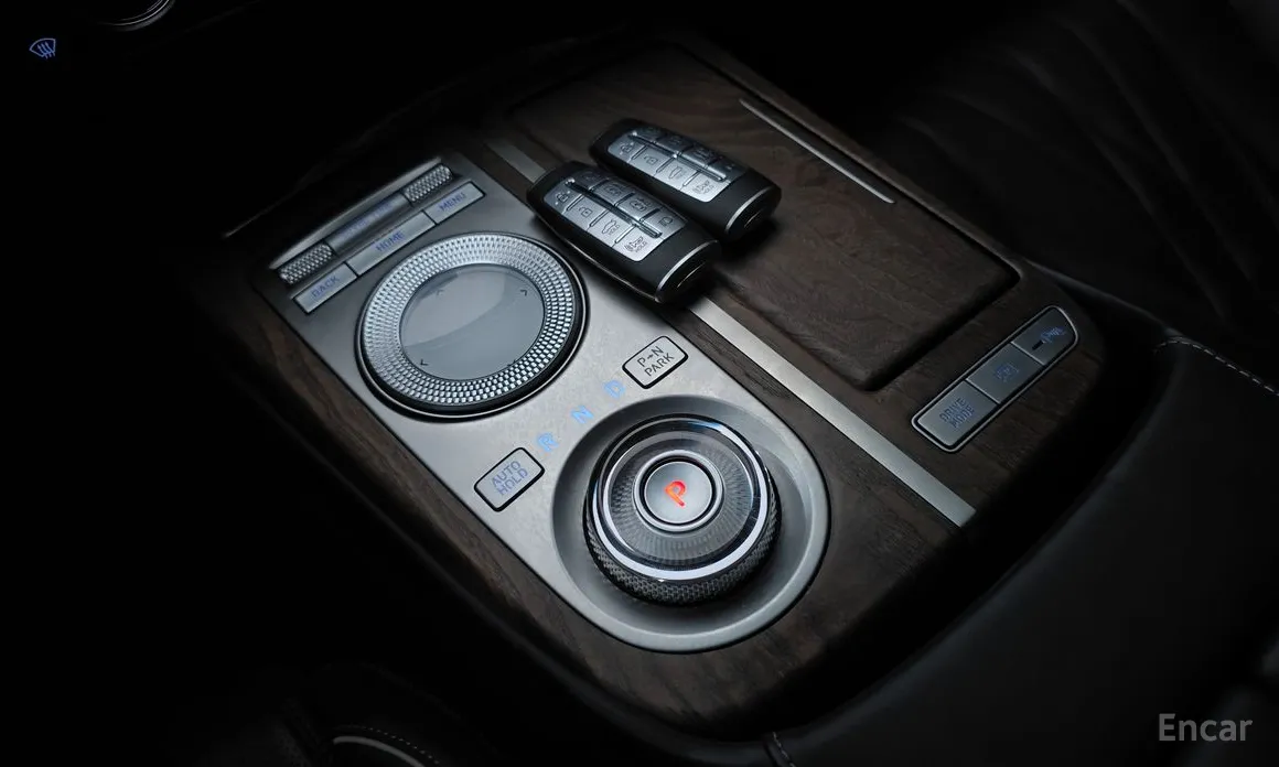 Фото 9 - Genesis G80