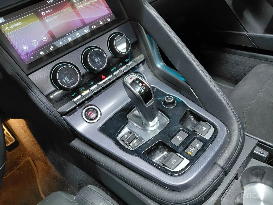 Фото 10 - Jaguar F-Type